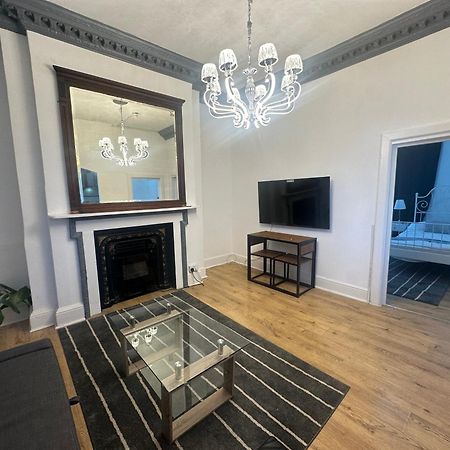 First Floor One Bed Apartment In Central West Londen Buitenkant foto