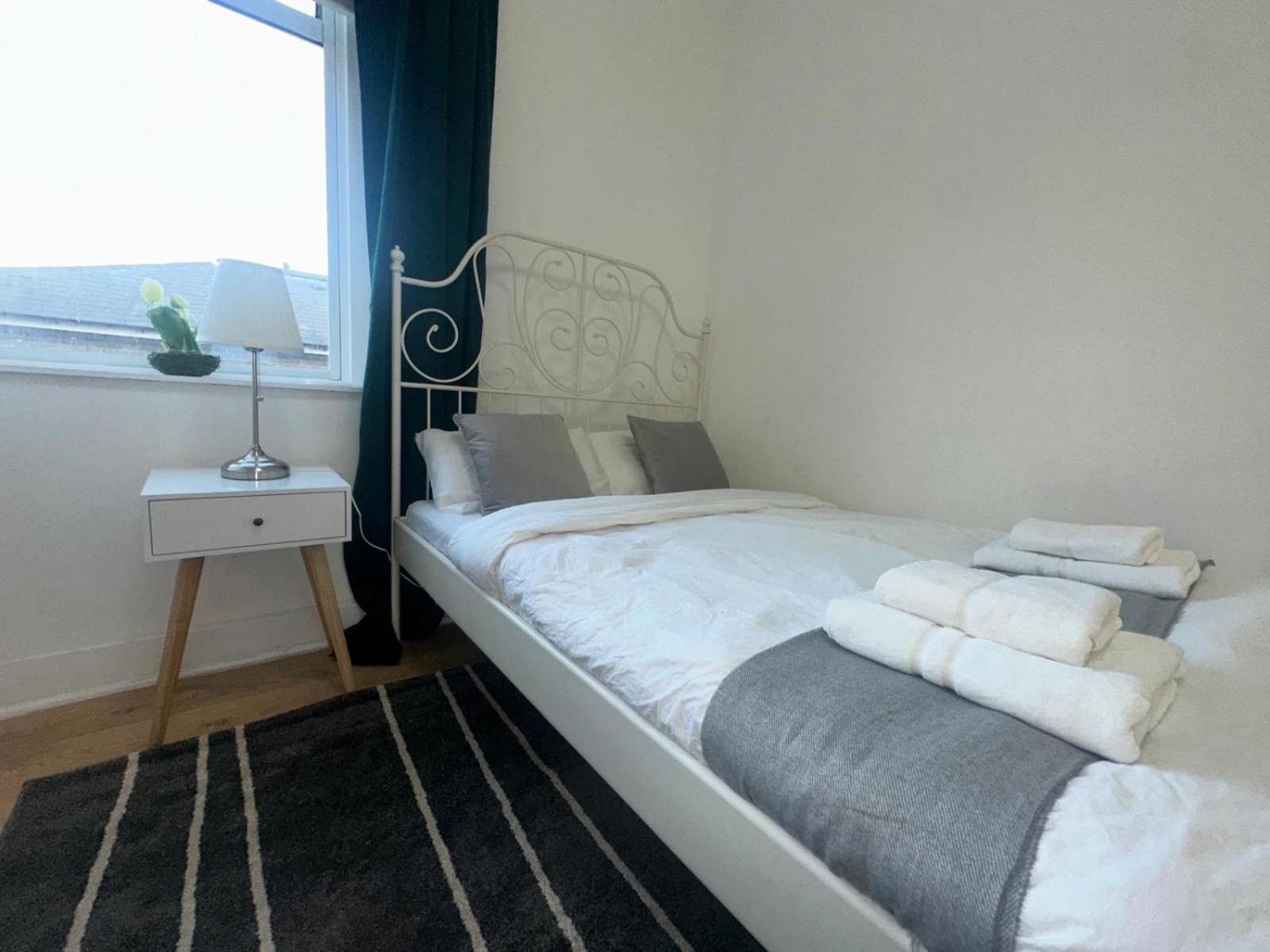 First Floor One Bed Apartment In Central West Londen Buitenkant foto