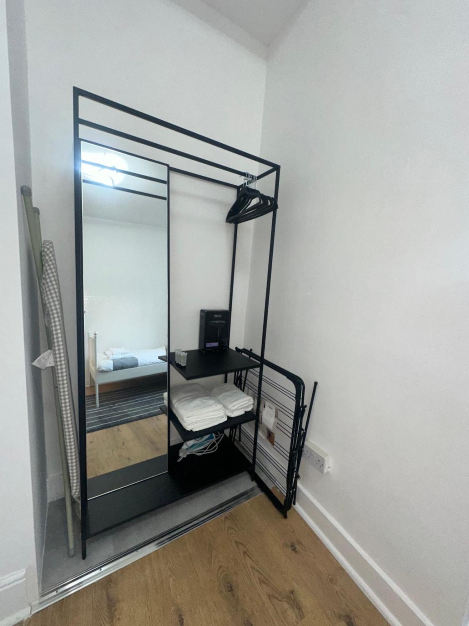 First Floor One Bed Apartment In Central West Londen Buitenkant foto